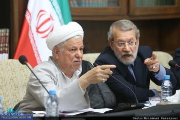 المانيتور:چرا علي لاریجانی مي تواند جای خالی آیت الله هاشمی را پر کند؟ المانيتور:چرا علي لاریجانی مي تواند جای خالی آیت الله هاشمی را پر کند؟