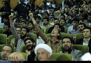چرا تندروها در ایران اعتماد به نفس بیش تری پیدا کرده اند؟ چرا تندروها در ایران اعتماد به نفس بیش تری پیدا کرده اند؟