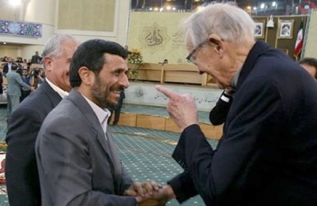 احمدی نژاد چطور دنبال جاسوس امریکا بود؟/برگ دیگری از افتضاح دولت پاکدستان در ارتباط با شبکه جاسوسي انگليس و آمريکا