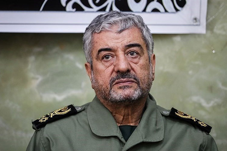 انتقاد شدید فرمانده پیشین سپاه از روحانی