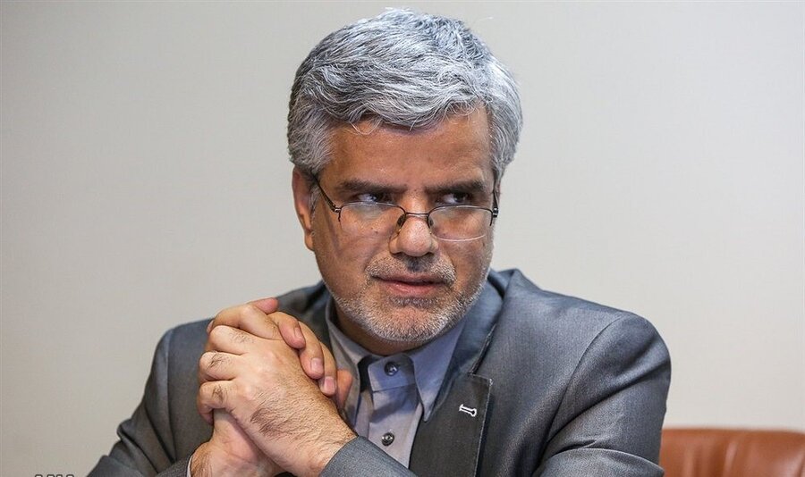 تندروها مي خواهند روحاني آرامش نداشته باشد