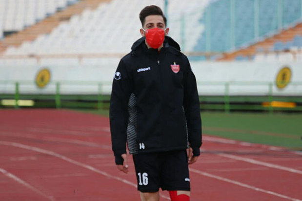ورزشکار زن جریمه مهاجم پرسپولیس را گردن گرفت + عکس