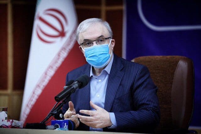 نمکی: خواهش می‌کنم که مردم به سفر نروند