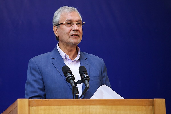 ربیعی: نظر دولت مبنی بر باز بودن کلاب هاوس است