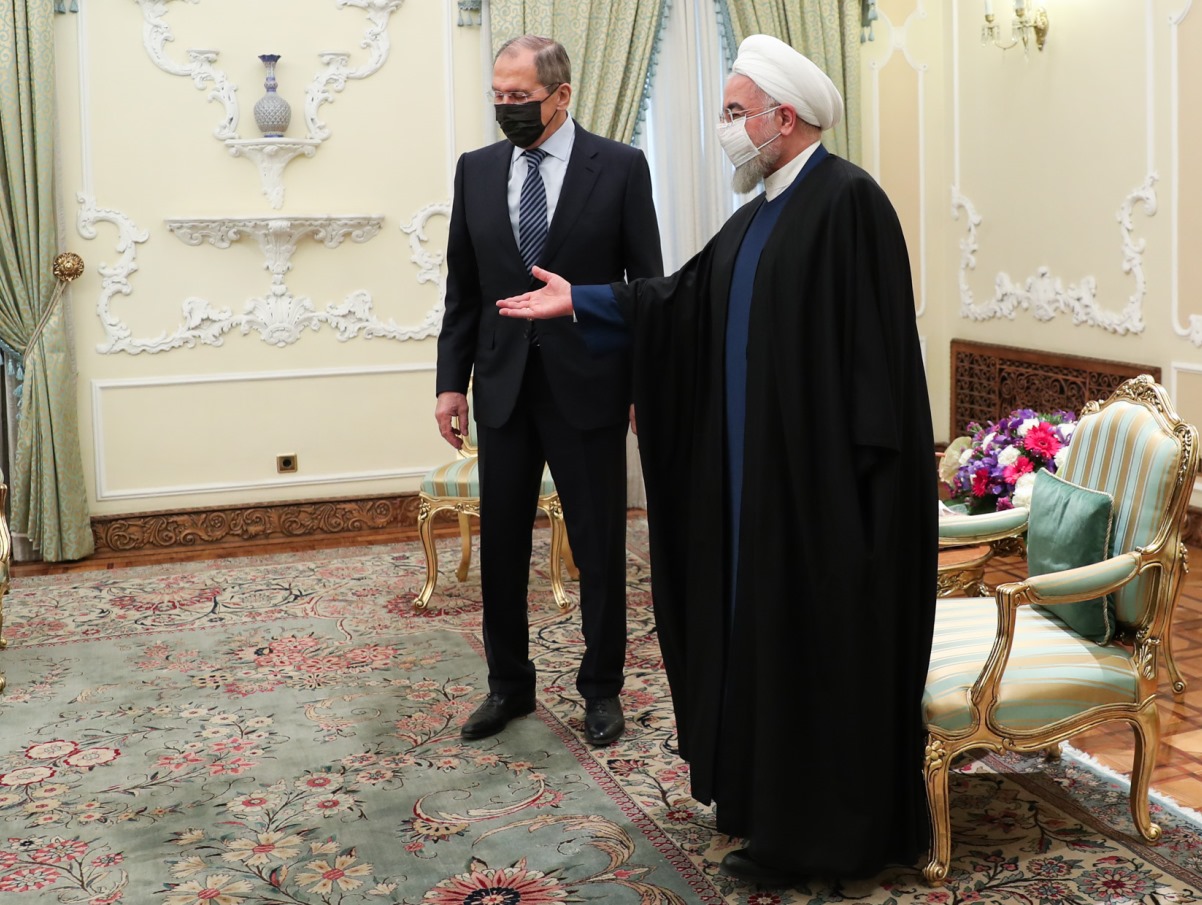 روحانی: می‌خواهیم فضا و روابط به تعهدات و توافقات ۲۰۱۵ برگردد؛ نه حاضریم کمتر از آن را بپذیریم و نه دنبال آن هستیم که بیش از آن را بدست آوریم