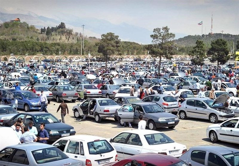 تفهیم اتهام دو خودروساز به دلیل احتکار / سخنگوی قوه قضاییه: خودروهای دپو شده تا پایان آبان به بازار وارد شود که نشد