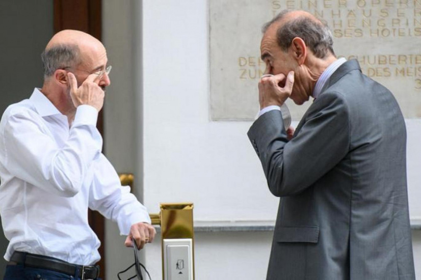 اصل مذاکره مستقیم با دشمن به جای تبادل پیامهای غیر رسمی! اصل مذاکره مستقیم با دشمن به جای تبادل پیامهای غیر رسمی!