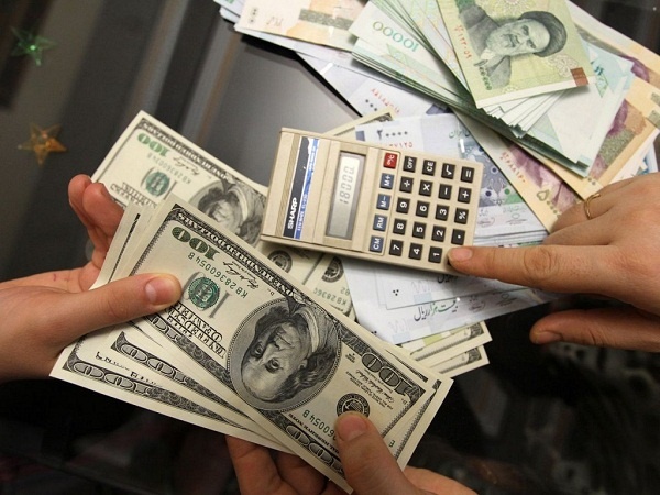 قیمت دلار در دولت اصلاحات 800 تومان؛ در دولت اصولگرا 28 هزار تومان