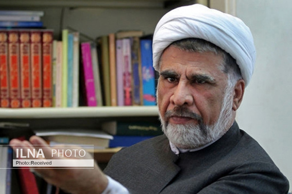 روحانیت مقصر فاصله‌گرفتن نسل جوان از نماز جمعه است/ نباید دین را جناحی و خطی کرد