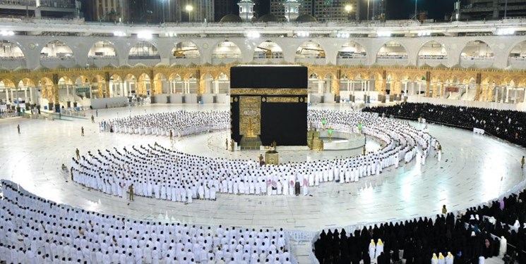 نماز صبح در مکه و مدینه پس از ۲ سال بدون فاصلهگذاری برگزار شد نماز صبح در مکه و مدینه پس از ۲ سال بدون فاصلهگذاری برگزار شد