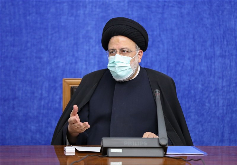 رئیسی: حقوق و عیدی کارکنان و بازنشستگان را سریعا پرداخت کنید