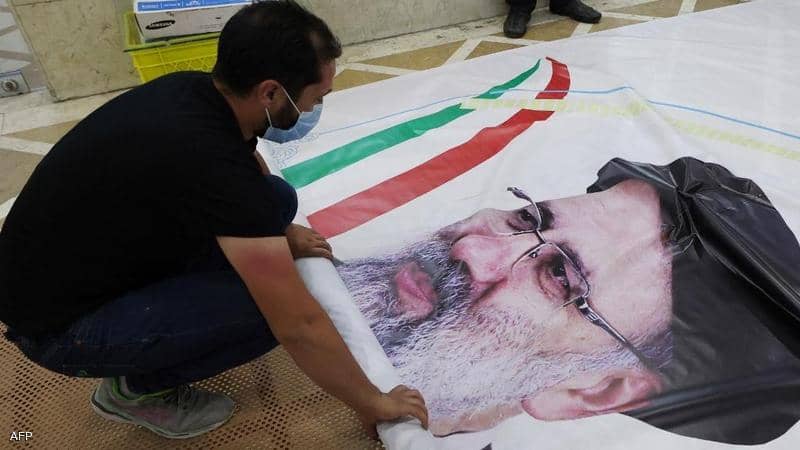 گفتمان انقلابی در ایران کارایی خود را از دست داده و اقتصاد محور گفتمان نامزدها شده/شکاف در اردوگاه اصولگرایان به دنبال رد صلاحیت شورای نگهبان ایجاد شده
