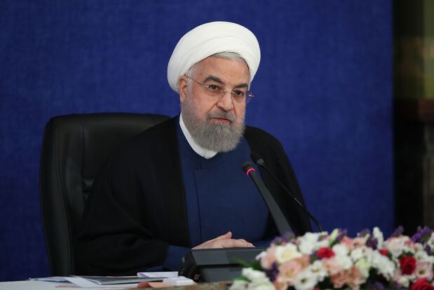 روحانی: با چنگ انداختن به صورت هم با هتاکی و تخریب یکدیگر نمی توانیم کشور را به پیشرفت برسانیم