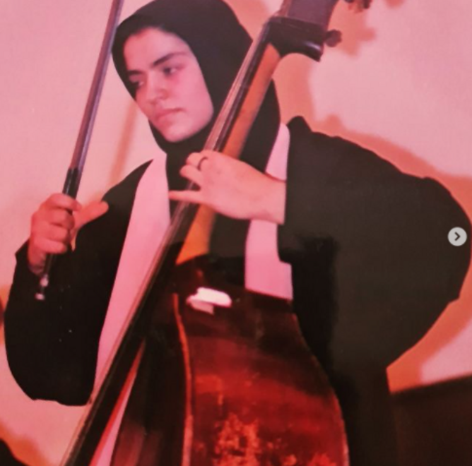 سپیده خداوردی در حال نوازندگی +عکس سپیده خداوردی