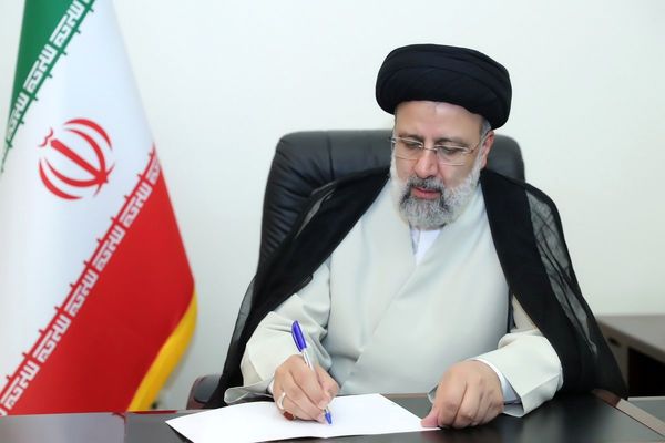 آقای رئیسی! به چه کسی دستور می‌دهید؟