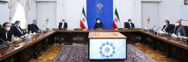 اجرای اصول بهداشتی در مبادی ورودی کشور برای اتباع همه کشورها/ شتاب مضاعف در روند واکسیناسیون گروه‌های مختلف شغلی