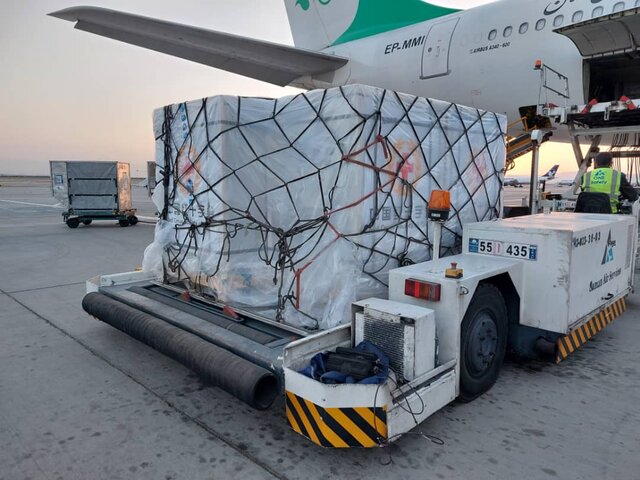 دومین محموله ۶ میلیون دزی هلالاحمر به ایران رسید / واکسینه شدن زیر ۱۷ سالهها با سینوفارم دومین محموله ۶ میلیون دزی هلالاحمر به ایران رسید / واکسینه شدن زیر ۱۷ سالهها با سینوفارم