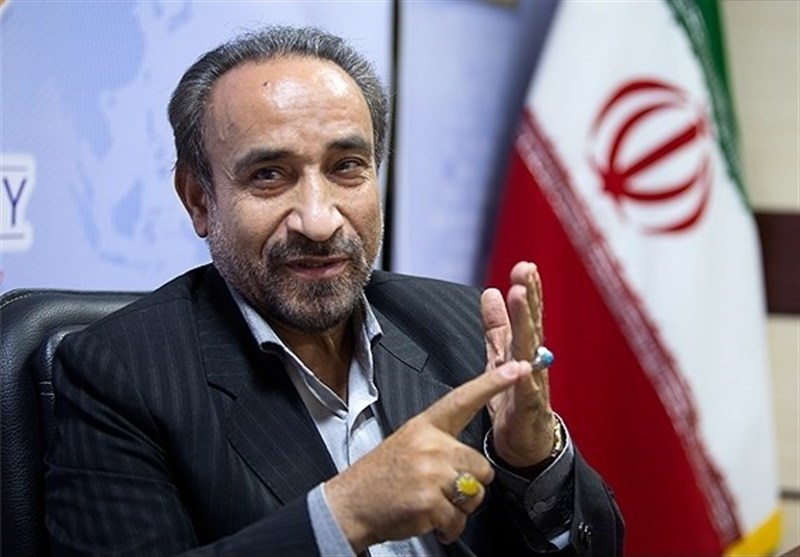 با دولت سوم احمدی‌نژاد مواجه هستیم