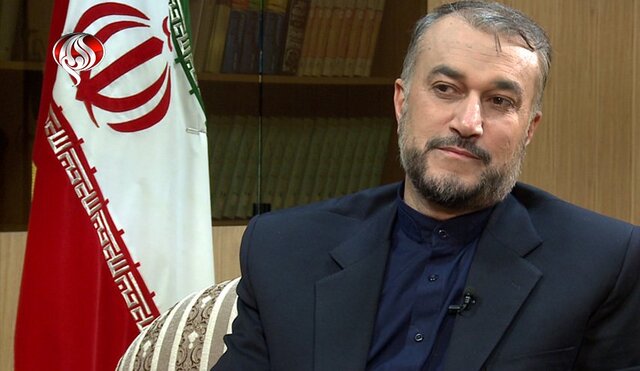 امیرعبداللهیان: آنچه درمورد سپاه گفتم رویکرد فرماندهان عالی است / از این واضح تر نمی توانستم درمورد جایگاه محوری سپاه صحبت کنم / برداشت ها اشتباه است؛ مصاحبه را مرور کنید