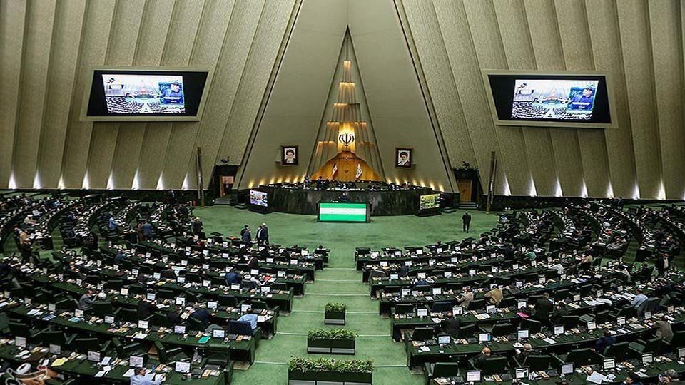 سیاست‌های ارزی دولت زیر ذره‌بین مجلس