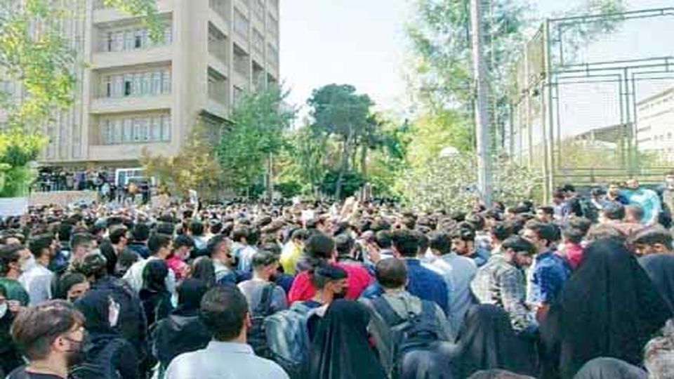 مثلثی برای تحدید یا اجرای اصل 27 قانون اساسی مثلثی برای تحدید یا اجرای اصل 27 قانون اساسی