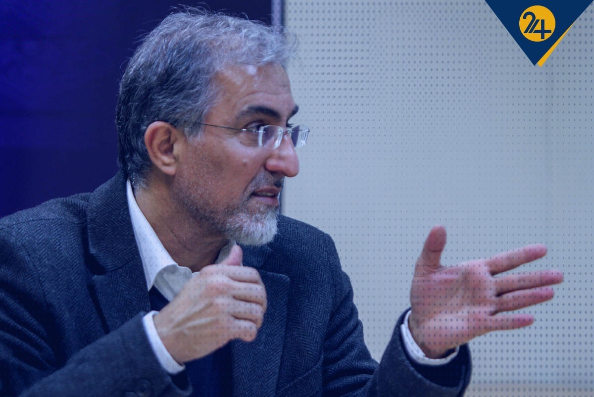 دولت حقوق و عیدی را تامین کرد و قیمت دلار را پایین آورد/ شایعه کردند دلار ۸۰ هزار تومان می‌شود تا مردم پولشان را وارد بازار ارز کنند