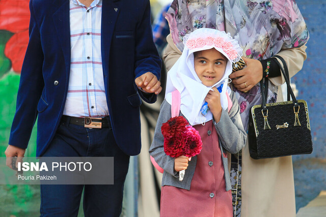 تزریق واکسن کرونا برای دانش آموزان اختیاری است؟ تزریق واکسن کرونا برای دانش آموزان اختیاری است؟