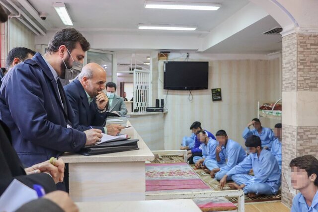 نگهداری ۲۰ بازداشتی زیر ۱۸ سال حوادث اخیر در کانون اصلاح و تربیت تهران / غریب آبادی: تعدادی از بازداشتیهای زیر ۱۸ سال آزاد شدند نگهداری ۲۰ بازداشتی زیر ۱۸ سال حوادث اخیر در کانون اصلاح و تربیت تهران / غریب آبادی: تعدادی از بازداشتیهای زیر ۱۸ سال آزاد شدند