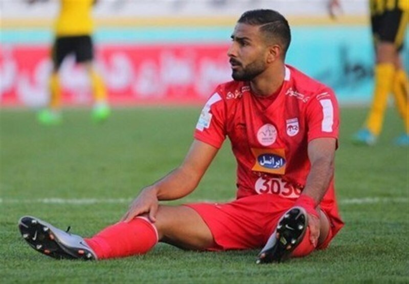 رئیس دادگستری اصفهان: امیر نصر آزادانی، فوتبالیست عضو یک گروه مسلحانه است / هنوز حکمی برای متهم صادر نشده رئیس دادگستری اصفهان: امیر نصر آزادانی، فوتبالیست عضو یک گروه مسلحانه است / هنوز حکمی برای متهم صادر نشده