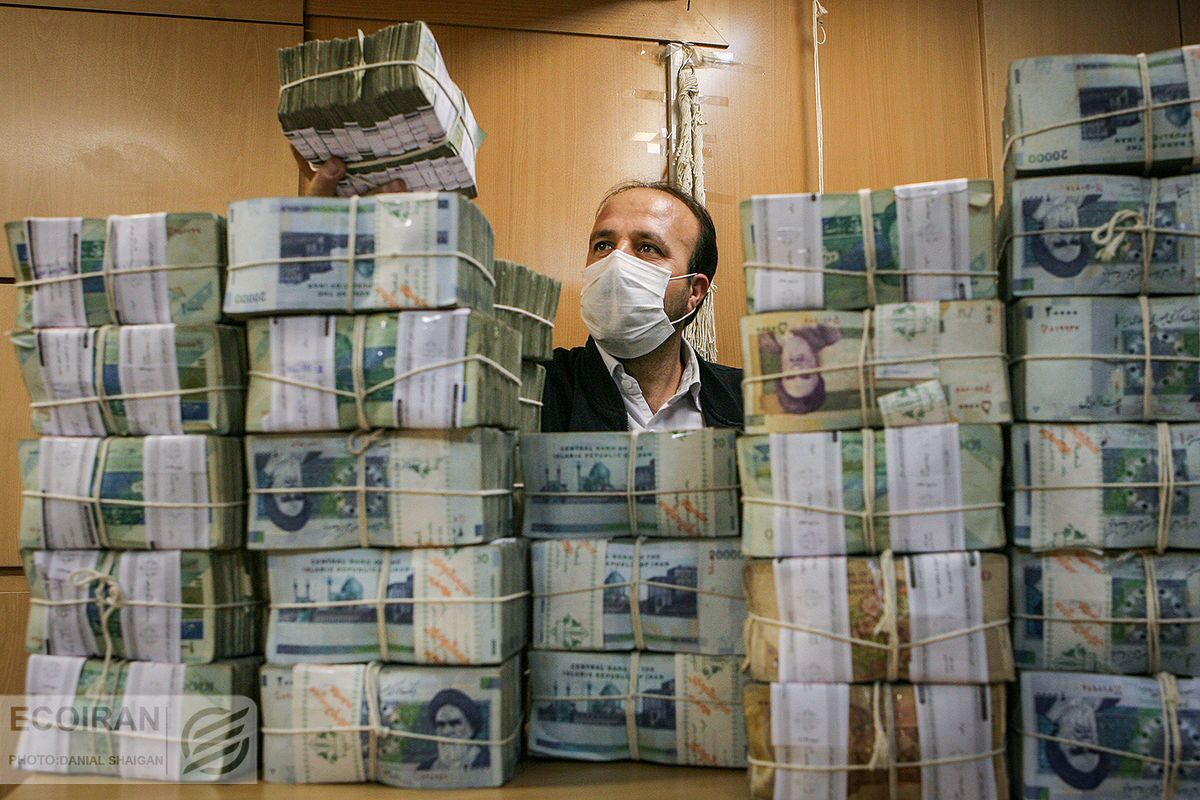 افزایش نقدینگی و بدهی دولت در شهریور ۱۴۰۱؛ آقای رئیسی از وعده‌های اقتصادی چه خبر؟