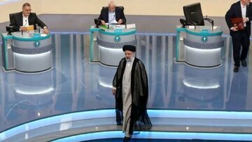 کنایه روزنامه جمهوری اسلامی به کاندیداهای ۱۴۰۰: حالا که متوجه شده اید حرف ها و وعده هاتان غلط بود،چرا حرف تان را پس نمی گیرید و عذرخواهی نمی کنید؟