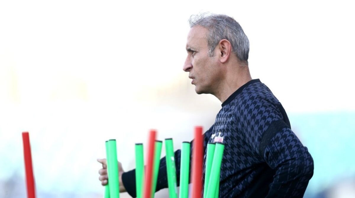 سرمربی پرسپولیس پیش از دربی در نشست خبری به سیم آخر زد