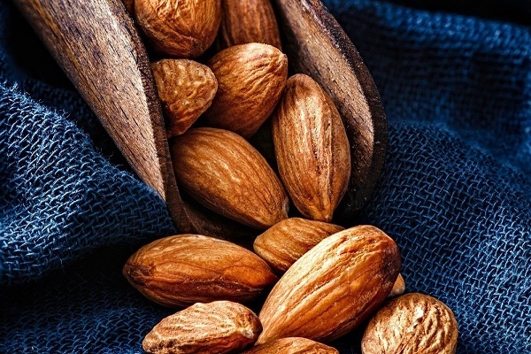 خواص بادام برای کنترل دیابت خواص بادام برای کنترل دیابت