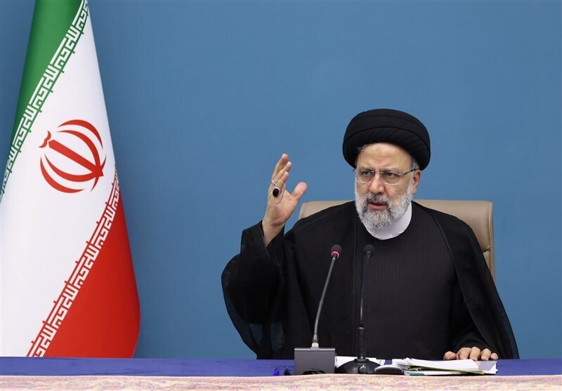 رئیسی: باید جامعه را در برابر «مرجفون» صیانت کرد؛ اینها با شایعه‌سازی، می‌خواهند بد را خوب و باطل را حق جلوه دهند / آنچه در عاشورا از سوی امام حسین صورت گرفت، درباره مسائل جهان امروز نیز دلالت دارد