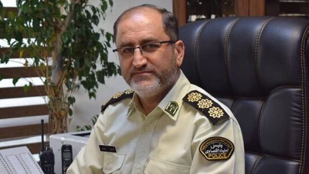 کشف ۱۵ میلیارد ریال مواد خام پتروشیمی قاچاق در جنوب تهران کشف ۱۵ میلیارد ریال مواد خام پتروشیمی قاچاق در جنوب تهران