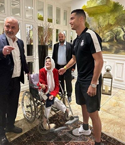 روایت جالب دختر هنرمند و معلول ایرانی از دیدارش با رونالدو+ فیلم روایت جالب دختر هنرمند و معلول ایرانی از دیدارش با رونالدو+ فیلم