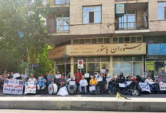 بی‌اعتنایی دولت و کفن‌پوشان به قانون «حمایت از حقوق معلولان»!