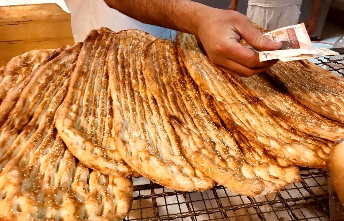 نان، چراغ خاموش گران شد