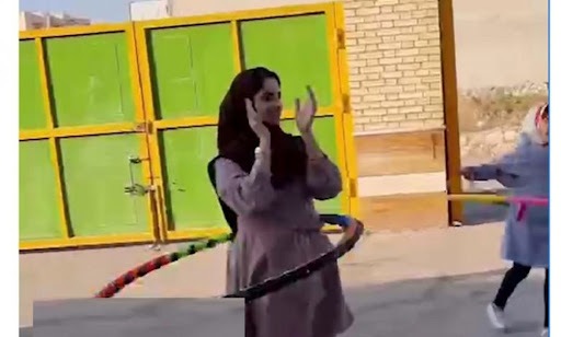 واکنش هیجانی دانش‌آموزان به ورزش کردن خانم معلم