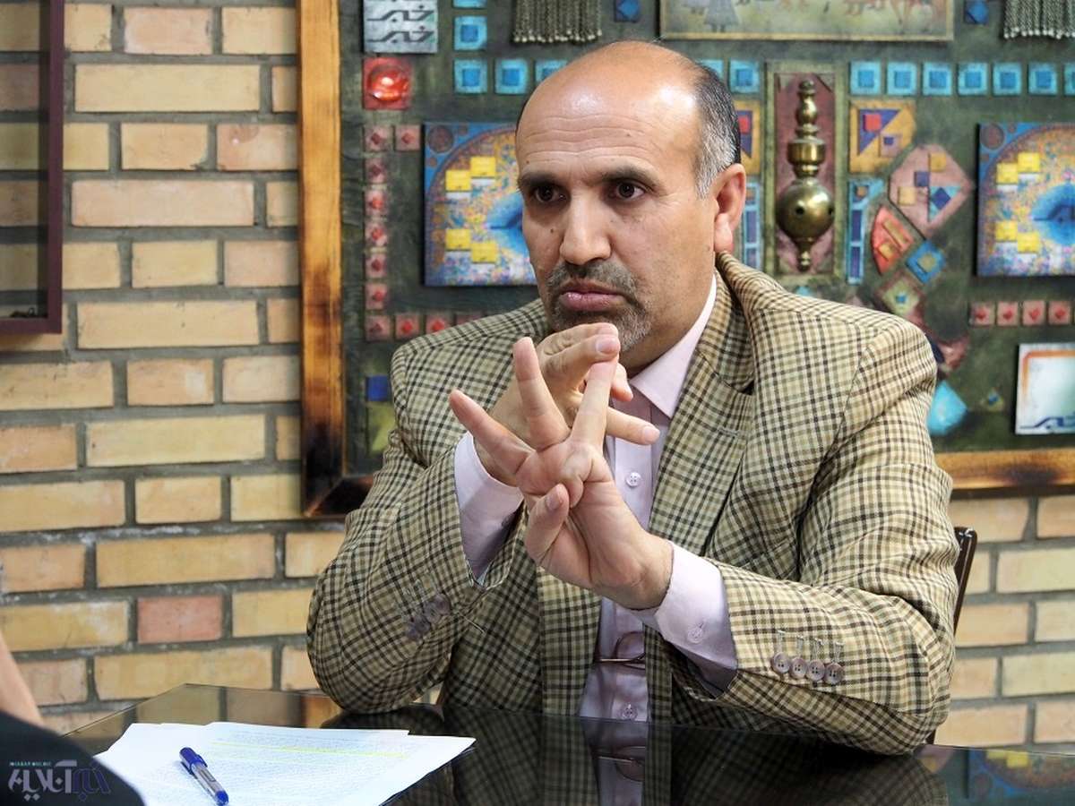 مسئول تیم اقتصادی دولت باید استعفا بدهد مسئول تیم اقتصادی دولت باید استعفا بدهد