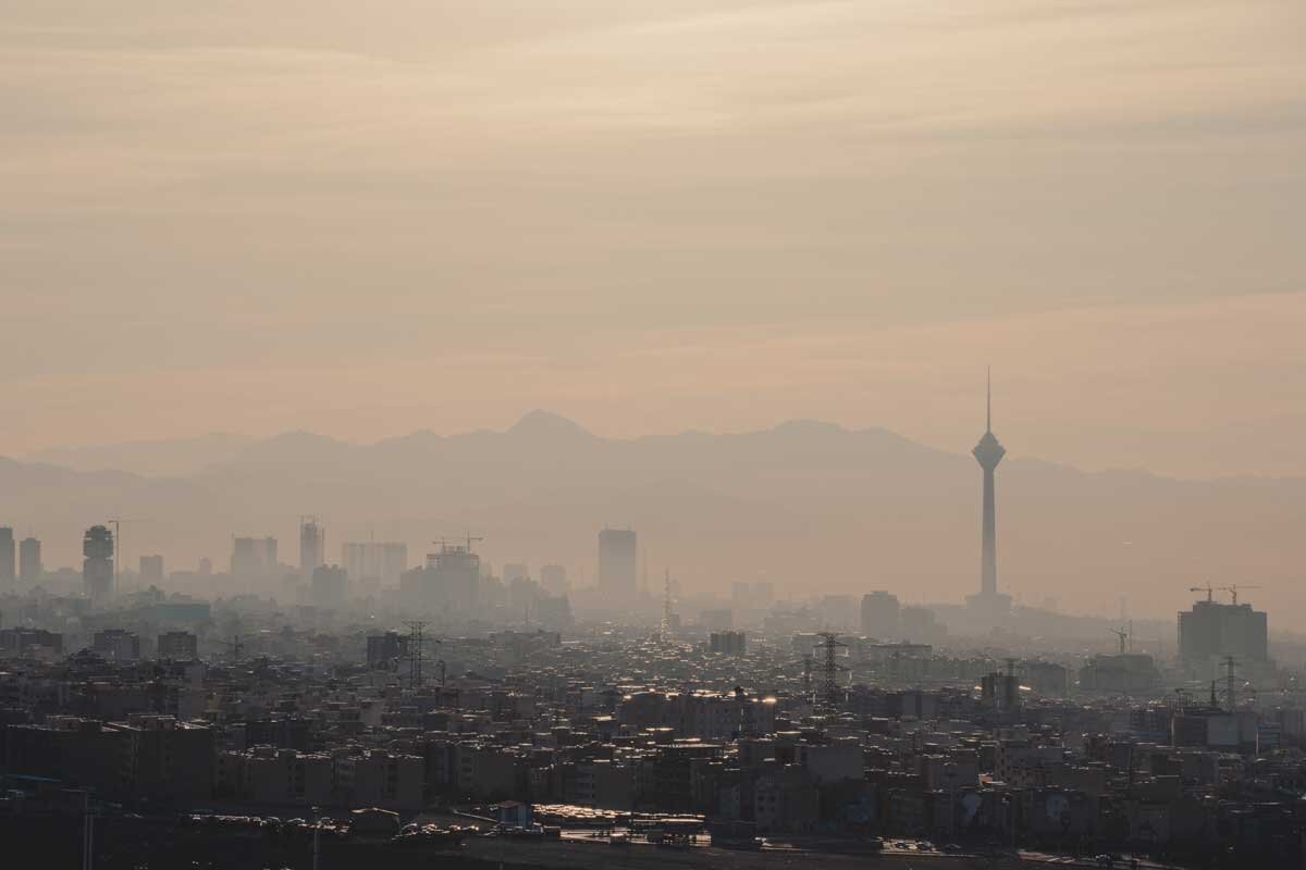 کیفیت هوای تهران در وضعیت نارنجی قرار گرفت/ وضعیت « قرمز » در ۱۳ منطقه برقرار است