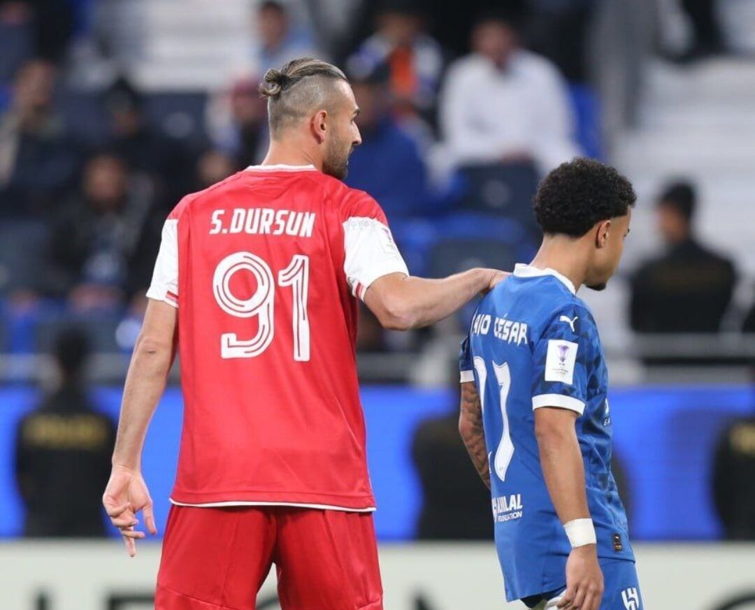 توجبه سردار پرسپولیس؛ مالکوم داداشم است و پیراهنش را خواستم! توجبه سردار پرسپولیس؛ مالکوم داداشم است و پیراهنش را خواستم!