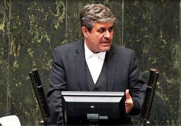 اولین واکنش تاجگردون به ادعای تهدید کردن ۲ نماینده از سوی او /نه تهدیدی بود نه تهدیدی خواهد شد /دوست نداشتم وارد مجادله شوم اولین واکنش تاجگردون به ادعای تهدید کردن ۲ نماینده از سوی او /نه تهدیدی بود نه تهدیدی خواهد شد /دوست نداشتم وارد مجادله شوم