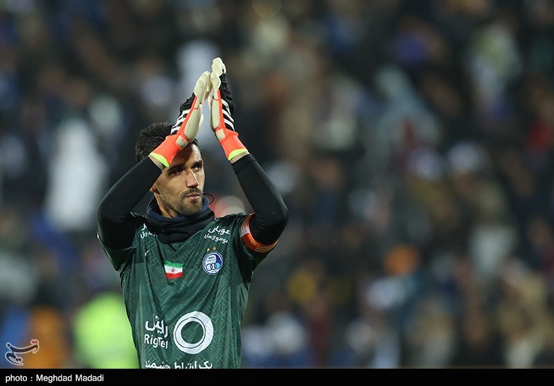 لیگ برتر فوتبال , تیم فوتبال پرسپولیس , تیم فوتبال استقلال , تیم فوتبال صنعت نفت آبادان , تیم فوتبال پیکان تهران , تیم فوتبال سپاهان اصفهان ,