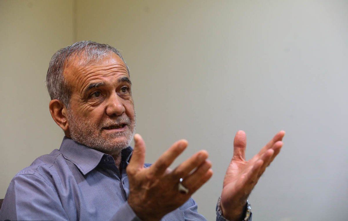 پزشکیان: ما اگر از قومیت دفاع می‌کنیم ایرانی هستند؛ اگر من بلوچ باشم و هر چقدر هم نبوغ داشته باشم در این مملکت به من پست می‌دهند؟ / اگر او با من تعارض پیدا کند تقصیر او نیست، تقصیر من است حق او را ندیده ام