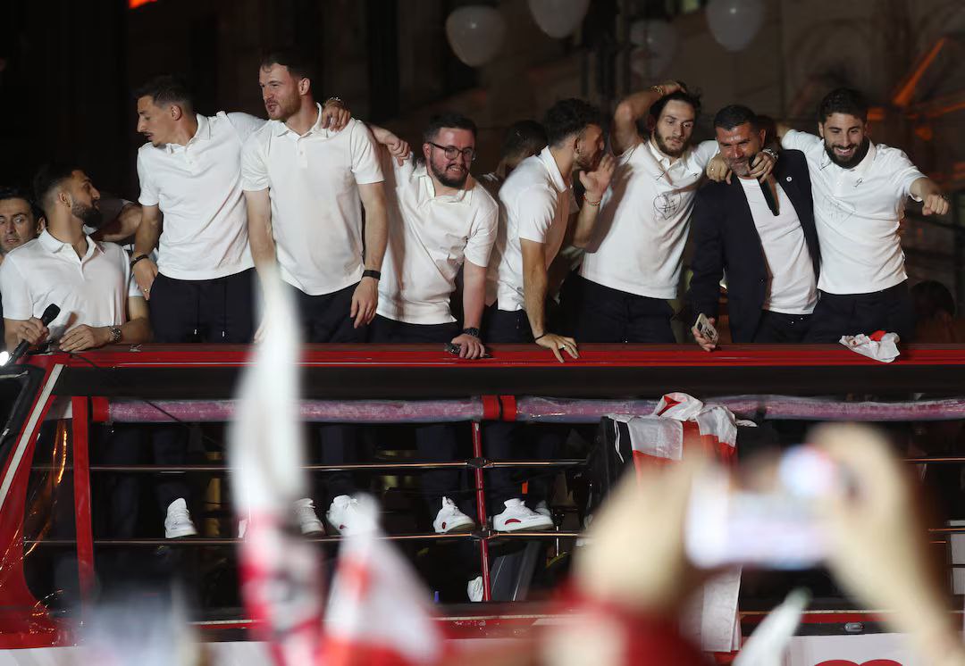 گرجستانیها را مثل قهرمان یورو تحویل گرفتند!