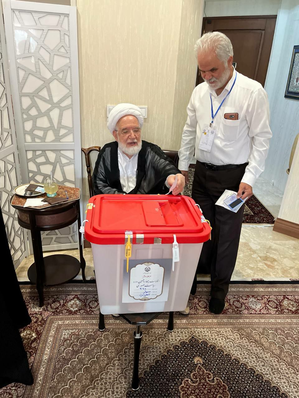 عکس جدید از مهدی کروبی در حصر خانگی