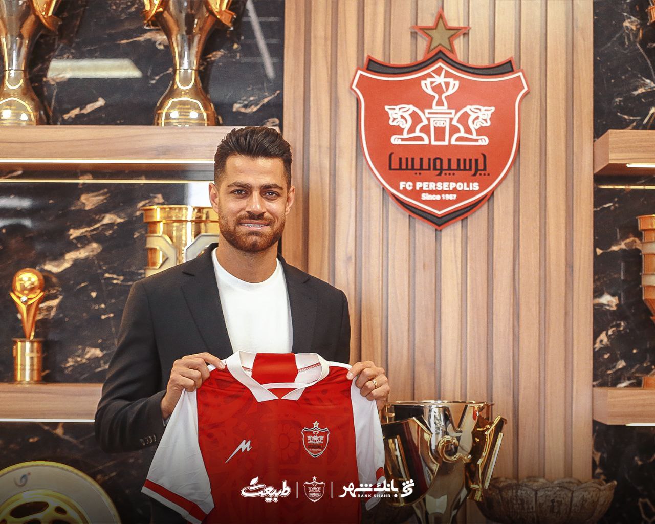 ستاره ملی‌پوش رسما با پرسپولیس تمدید کرد