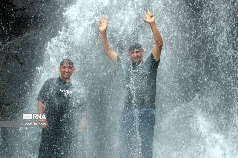 تصاویری از تفریح تابستانه ایرانی‌ها در گنجنامه