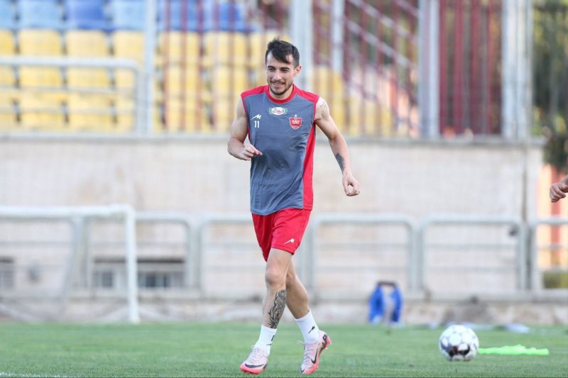 واکنش پرسپولیس به شایعه غیبت احمدزاده واکنش پرسپولیس به شایعه غیبت احمدزاده